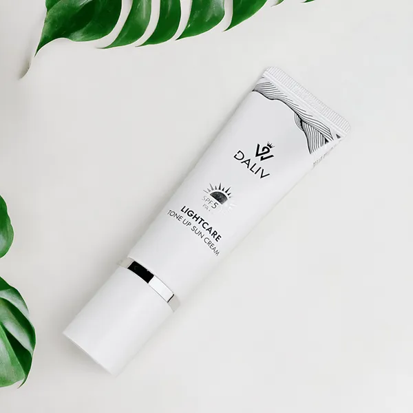 Kem Chống Nắng Daliv Lightcare Nâng Tông SPF50+ PA+++ 50g - Kem chống nắng - Vua Hàng Hiệu