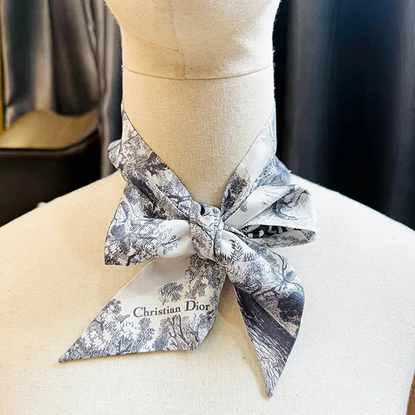 Khăn Nữ Dior Toile De Jouy Sauvage Mitzah Scarf Silk Màu Xanh Họa Tiết - Thời trang - Vua Hàng Hiệu