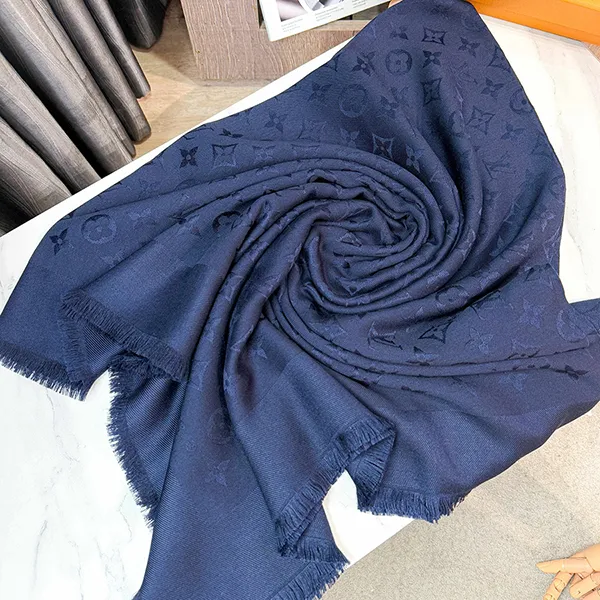 Khăn Quàng Cổ Nữ Louis Vuitton LV Monogram Classic Scarf M76876 Carbon Black Màu Xám Đen - Thời trang - Vua Hàng Hiệu