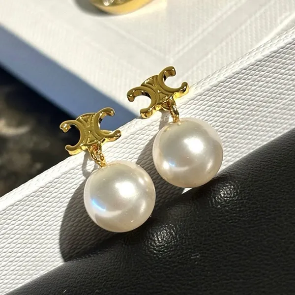 Khuyên Tai Nữ Celine Arc De Triomphe Logo Engraved Round Pearl Earrings Màu Trắng Vàng - Trang sức - Vua Hàng Hiệu