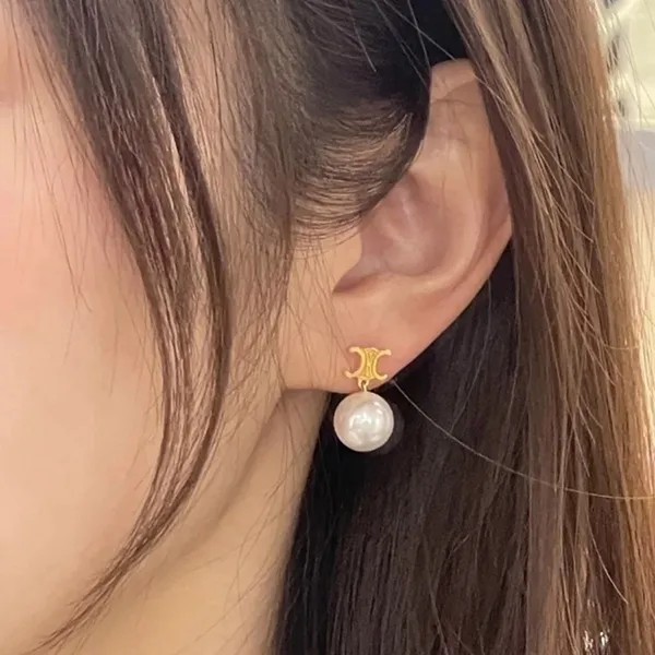Khuyên Tai Nữ Celine Arc De Triomphe Logo Engraved Round Pearl Earrings Màu Trắng Vàng - Trang sức - Vua Hàng Hiệu