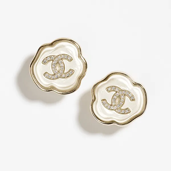 Khuyên Tai Nữ Chanel CC Stud Earrings Metal, Resin & Diamantés Gold, Pearly White & Crystal ABF884B21243U2282 Màu Trắng - Trang sức - Vua Hàng Hiệu