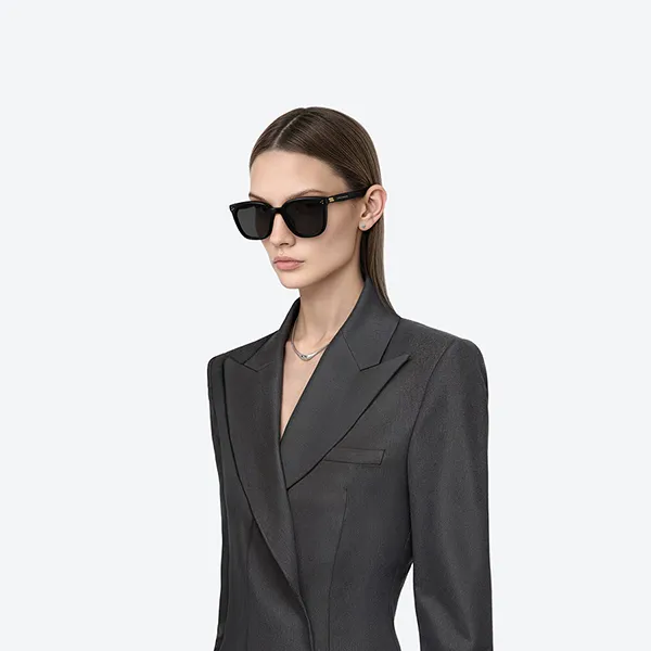 Kính Mát Gentle Monster Bloomo 01 Classic Square Sunglasses With A Black Fram Màu Đen - Kính mắt - Vua Hàng Hiệu