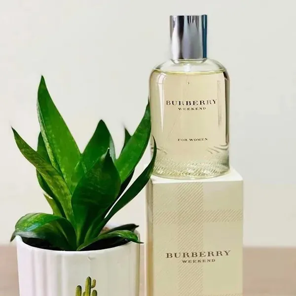 Nước Hoa Nữ Burberry Weekend Eau De Parfum (EDP) 50ml