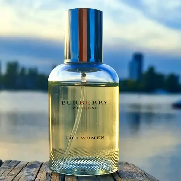 Nước Hoa Nữ Burberry Weekend Eau De Parfum (EDP) 50ml