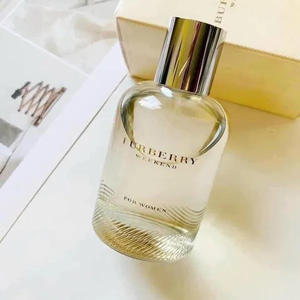 Nước Hoa Nữ Burberry Weekend Eau De Parfum (EDP) 50ml