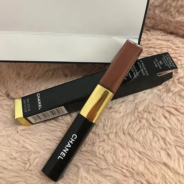 Son Kem Chanel Duo Ultra Tenue Liquid Colour 182 Light Brown Màu Nâu Đất