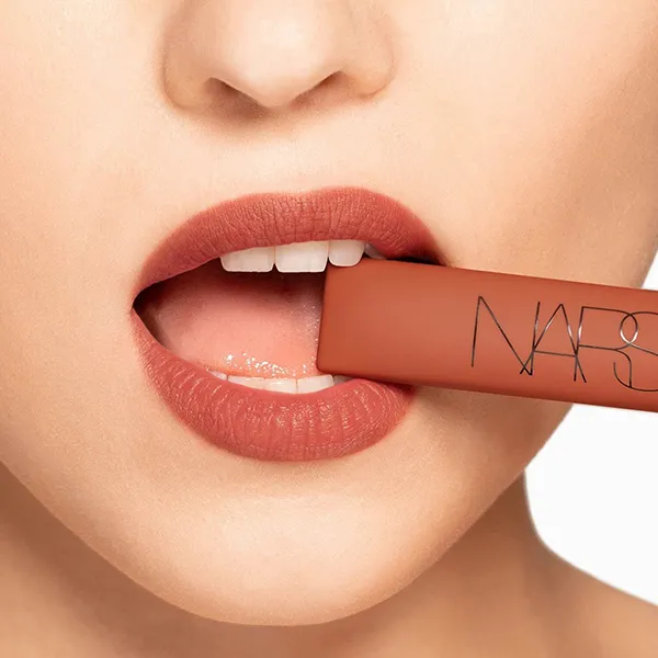 Son Kem Nars Air Matte Lip Color Lose Control Màu Nâu Đỏ Đất