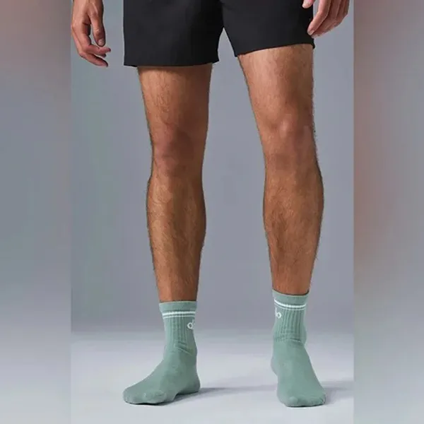 Tất Unisex Alo Yoga Half-Crew Throwback Sock Botanical Green Màu Xanh Lá Freesize - Thời trang - Vua Hàng Hiệu