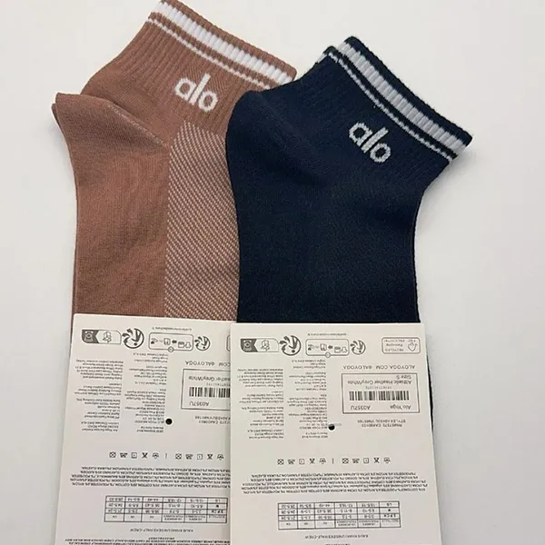 Tất Unisex Alo Yoga Half-Crew Throwback Sock Brown Màu Nâu Freesize - Thời trang - Vua Hàng Hiệu