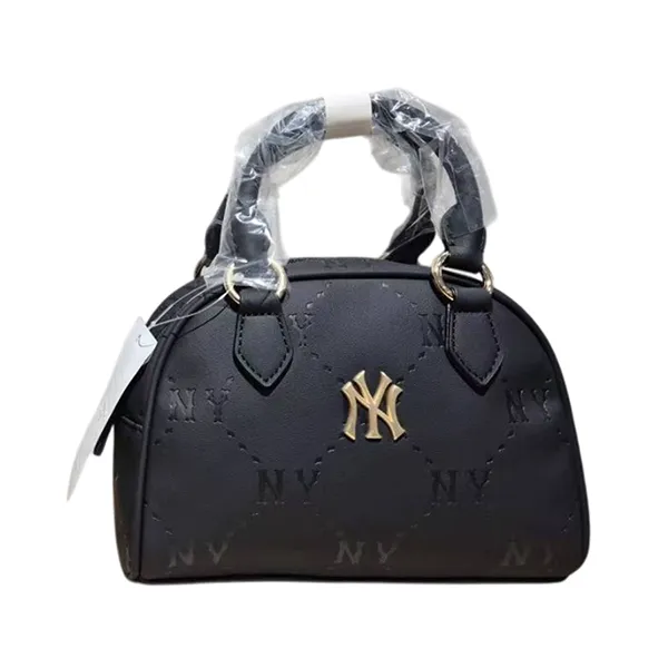 Túi Đeo Chéo MLB Diamond Monogram New York Yankees Crossbody Bag 7ACRMDA5N-50BKS Màu Đen