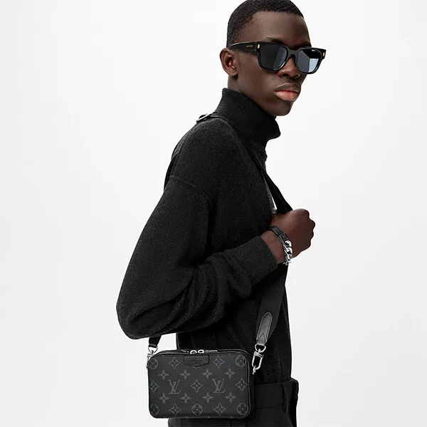 Túi Đeo Chéo Nam Louis Vuitton LV Alpha Wearable Wallet M80741 Màu Đen