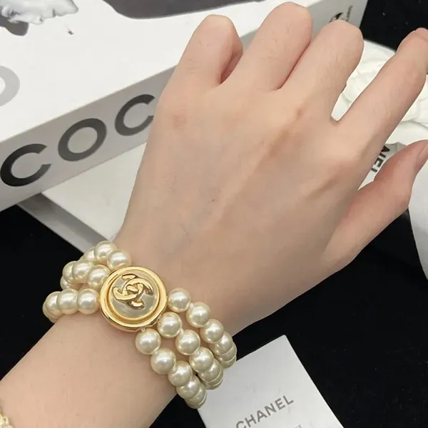 Vòng Đeo Tay Chanel Ngọc Trai CC Màu Trắng - Vàng - Trang sức - Vua Hàng Hiệu