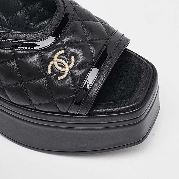 Dép Sandal Nữ Chanel Black Quilted Leather And Patent Leather CC Platform Slingback Màu Đen Size 38