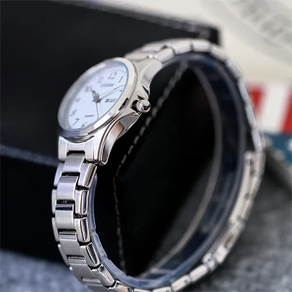 Đồng Hồ Nữ Citizen Quartz EQ0610 53A Màu Bạc
