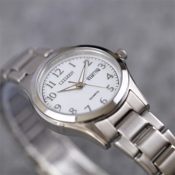 Đồng Hồ Nữ Citizen Quartz EQ0610 53A Màu Bạc