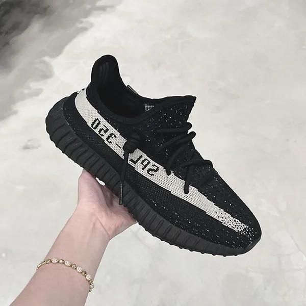 Giày Thể Thao Adidas Yeezy Boost 350 V2 Oreo BY1604 Màu Đen Size 40.5