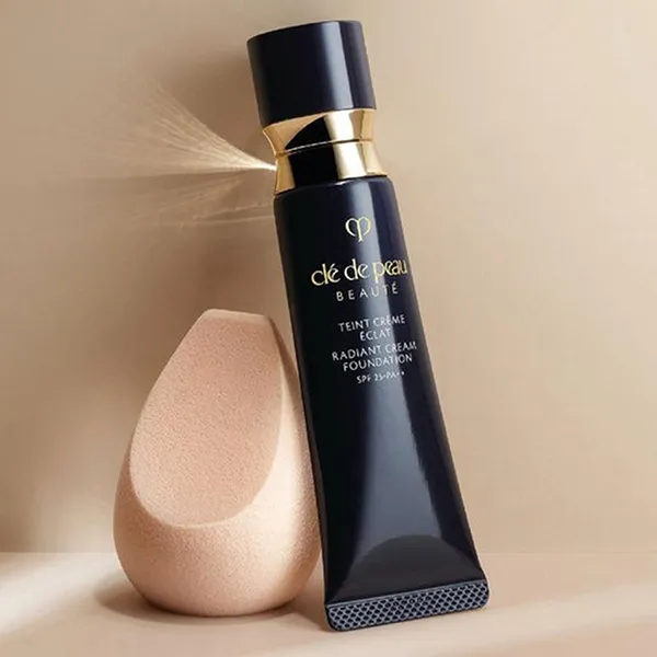 Kem Nền Cle De Peau Teint Crème Éclat Radiant Foundation SPF 25+, 21ml