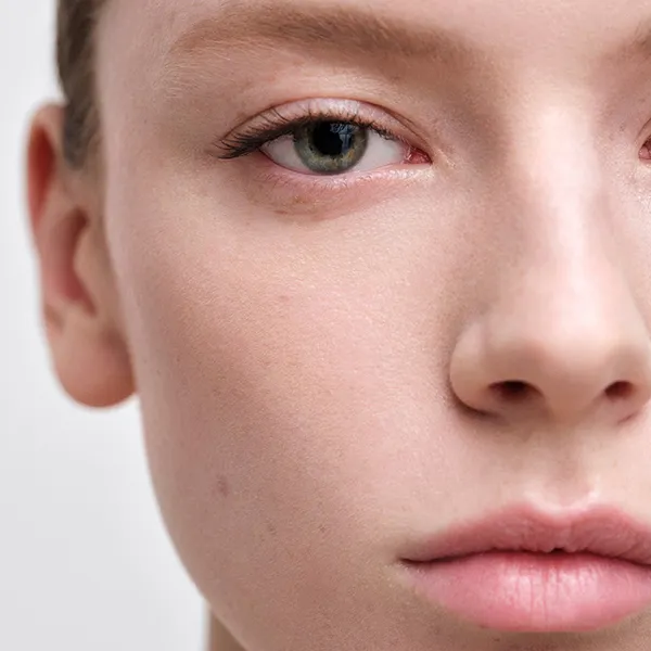 Kem Nền Prada Reveal Skin Optimizing Foundation Tone LC10 - Light Cool 30ml