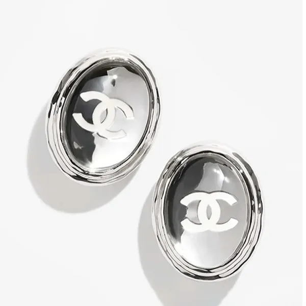 Khuyên Tai Nữ Chanel 25SS CC Logo Màu Bạc
