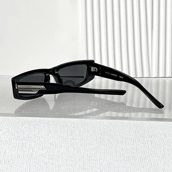 Kính Mát Gentle Monster GM Silver Clouds 01 Sunglasses Màu Đen