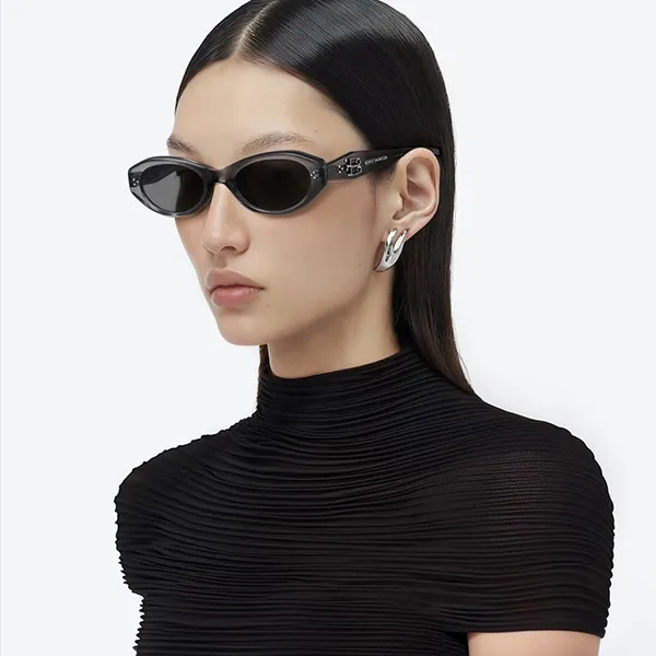 Kính Mát Gentle Monster GM Vamp GC12 Sunglasses Màu Xám