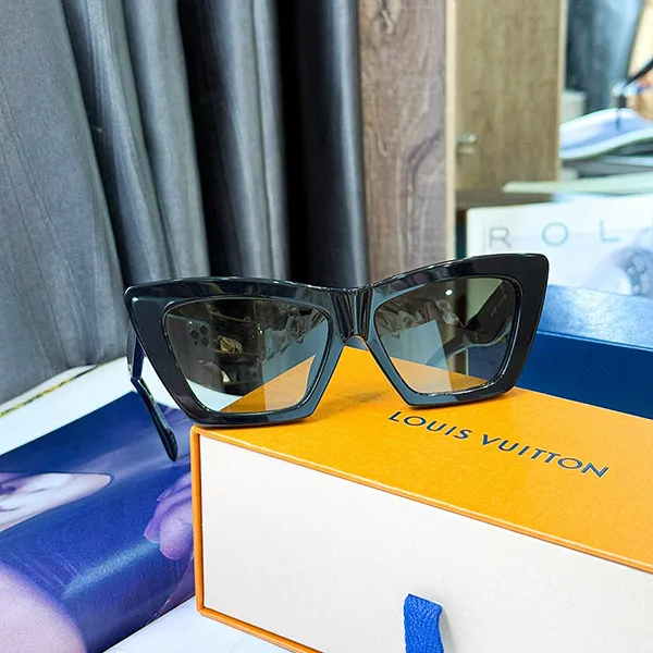 Kính Mát Nữ Louis Vuitton LV Fame Cat Eye Sunglasses Màu Đen Xám