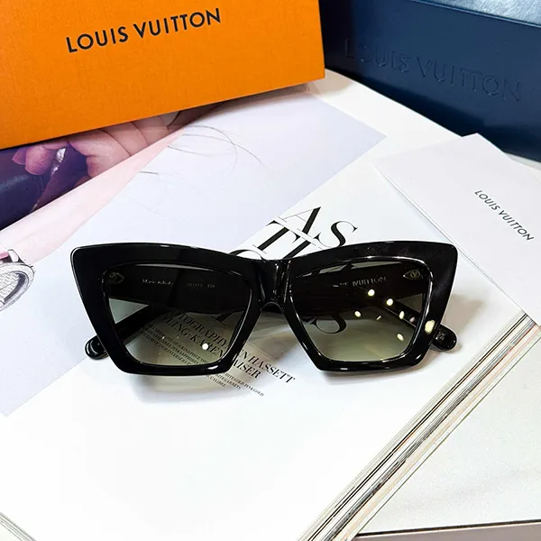 Kính Mát Nữ Louis Vuitton LV Fame Cat Eye Sunglasses Màu Đen Xám