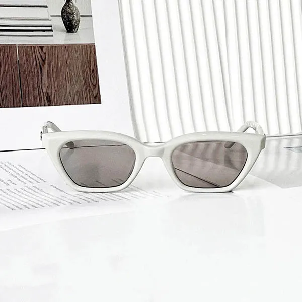 Kính Mát Unisex Gentle Monster GM Nonn G12 Màu Trắng Xám