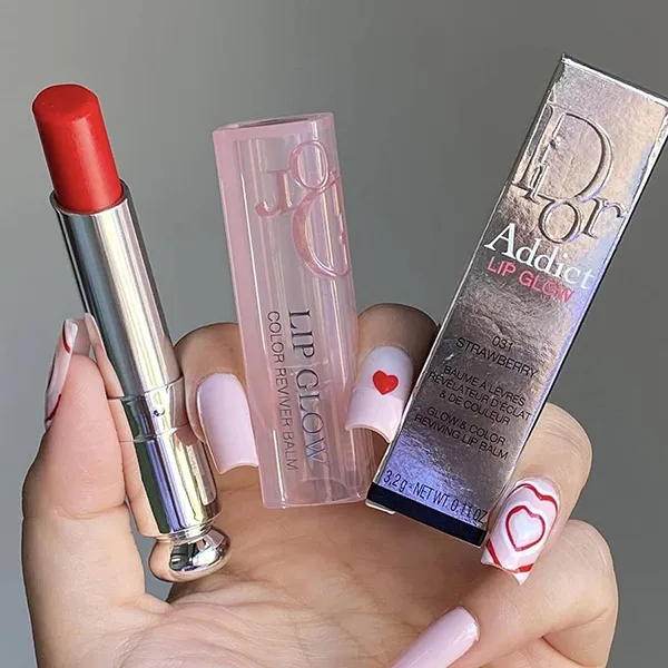 Son Dưỡng Dior Addict Lip Glow Color Balm 031 Strawberry Màu Đỏ Dâu