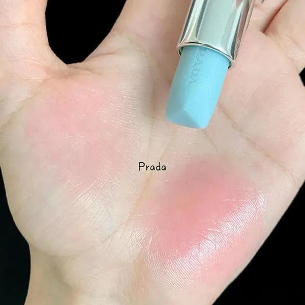 Son Dưỡng Prada Beauty Moisturizing Lip Balm U001 Astral Pink Màu Hồng 1.3g