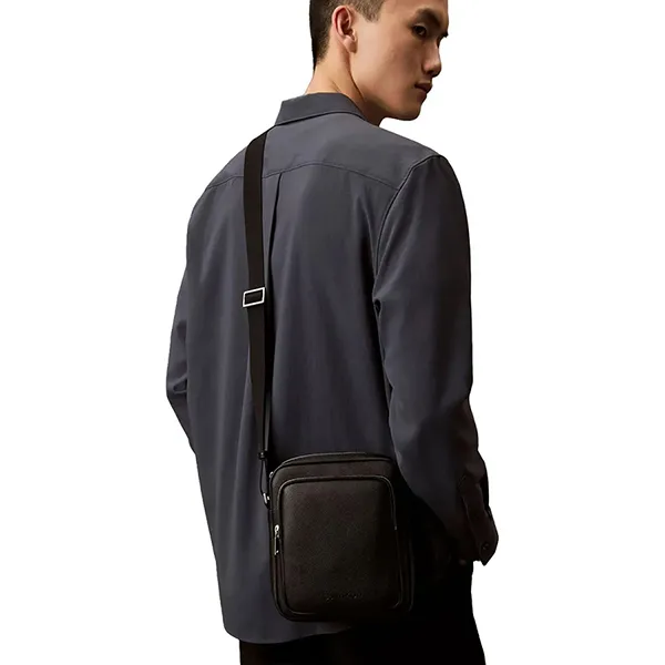 Túi Đeo Chéo Nam Calvin Klein CK Micro Pebble Reporter Bag 4D3000G 001 Màu Đen