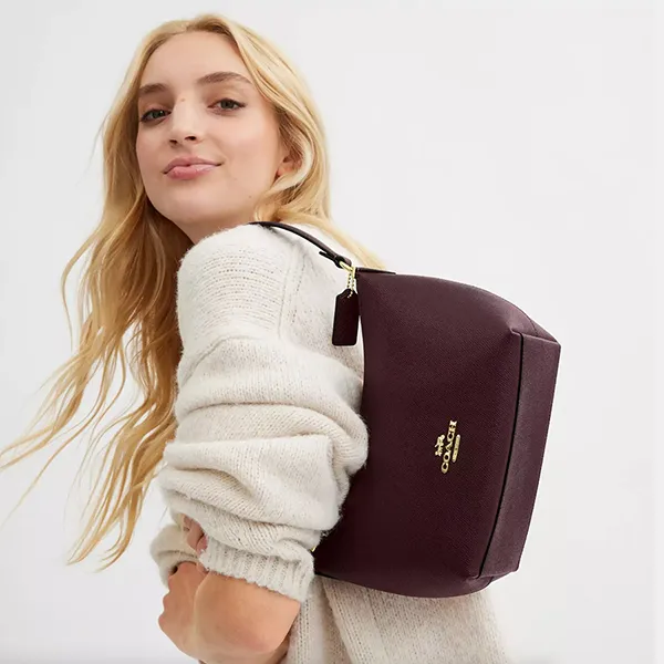 Túi Đeo Vai Nữ Coach Zip Top Shoulder Bag In Leather In Merlot CW390 Màu Đỏ Đô