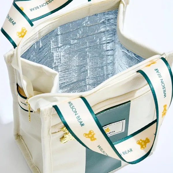 Túi Giữ Nhiệt Wilson Bear JPN Collection Cooler Green WR80482030 Màu Trắng Xanh