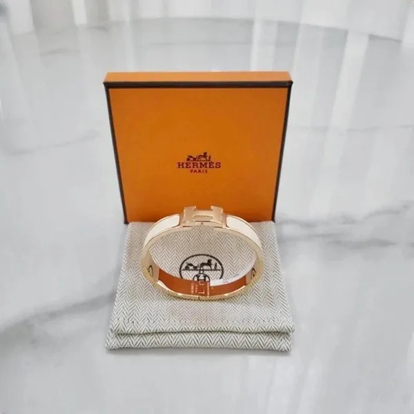 Vòng Đeo Tay Nữ Hermès H Blanc Bangle Bracelet Cream Rose Gold H700001FO85PM 67089306 Màu Vàng