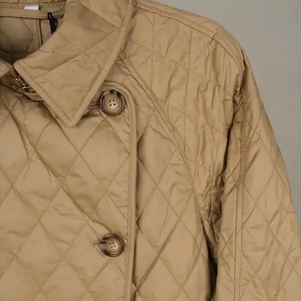 Áo Khoác Nữ Burberry Tything Diamond Quilt Trench Coat Jacket 8053043 Màu Be Size M