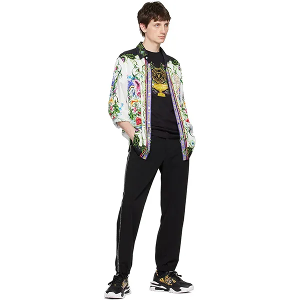 Áo Phông Nam Versace Jeans Couture Black V-Emblem Garden T-Shirt Màu Đen Size XS
