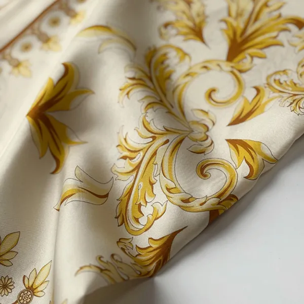 Áo Sơ Mi Nam Versace Barocco Print Short Sleeve In White/Gold 1010103 1A15626 5K580 Màu Kem Size 46