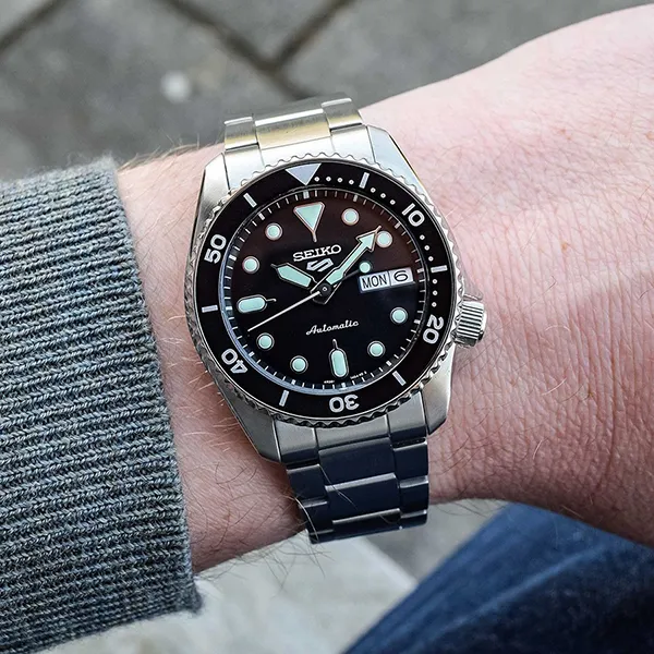 Đồng Hồ Nam Seiko 5 Sports SRPK29K1 (SRPK29) Màu Đen Bạc