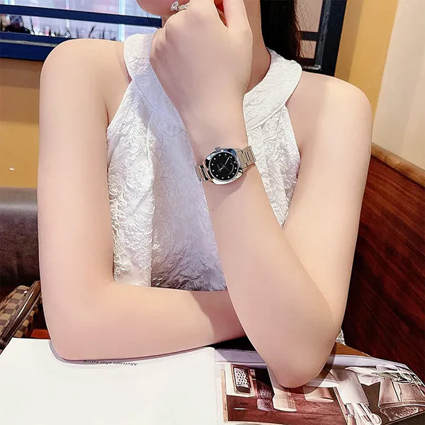 Đồng Hồ Nữ Gucci GG2570 Black Dial Diamond YA142503 29mm Màu Bạc Đen