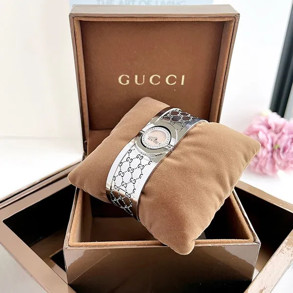 Đồng Hồ Nữ Gucci Quartz YA112513 112 Twirl Pink Mother of Pearl Dial Ladies Màu Bạc