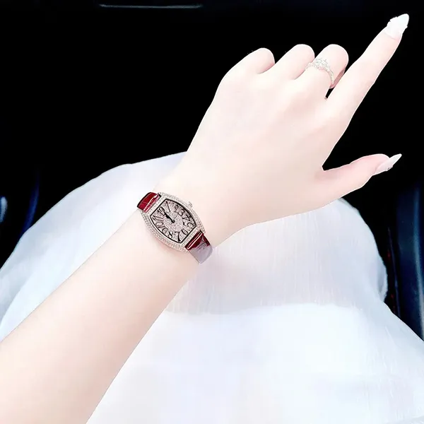 Đồng Hồ Nữ Kemil Sapphire 28mm Màu Đỏ
