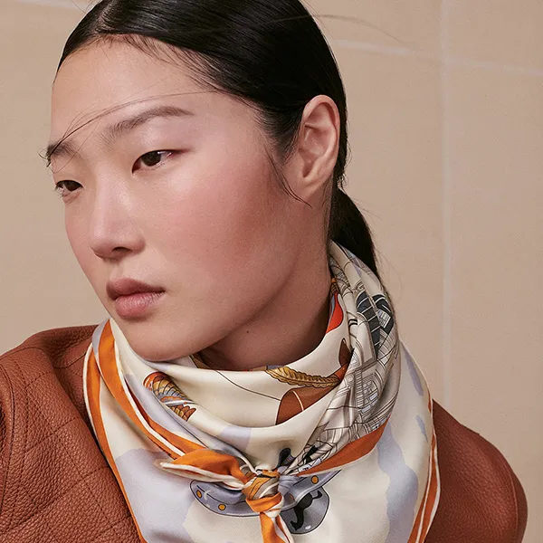 Khăn Nữ Hermès Parade Scarf 90 H004150SV08 Màu Cam