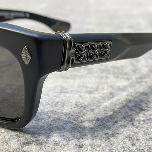 Kính Mát Chrome Hearts Sluss Bussin II Matte Black Màu Đen