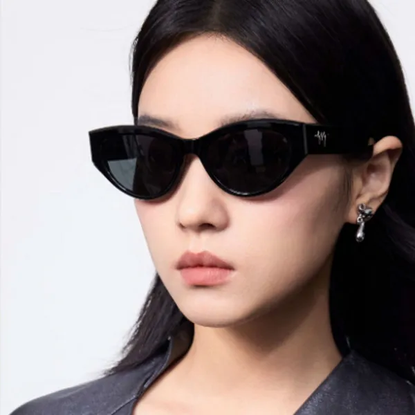 Kính Mát Nữ Bolon MS3117 C10 Màu Đen