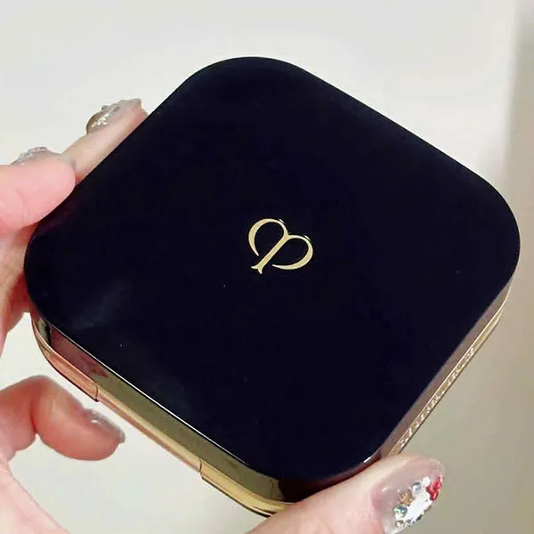 Phấn Nước Clé De Peau Radiant Cushion Foundation Dewy SPF 25 PA+++ Tone I10