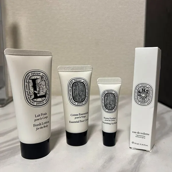 Set Dưỡng Da Diptyque Paris Qatar Airways Business Class Amenity Kit