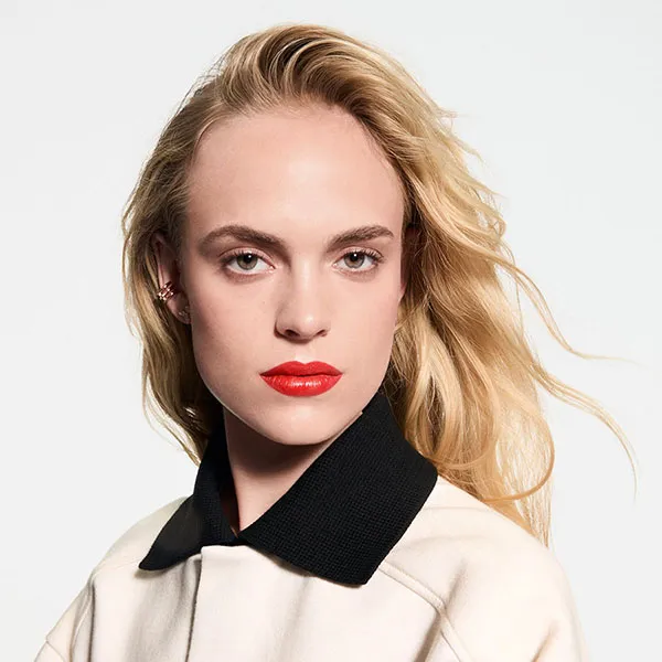 Son Louis Vuitton LV Rouge - Satin Lipstick 500 Touche De Rouge Màu Đỏ Cam