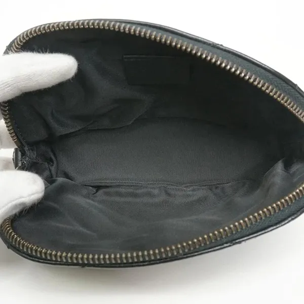 Túi Cầm Tay Nữ Gucci GG Marmont Cosmetic Case Quilted Leather Ladies Màu Đen