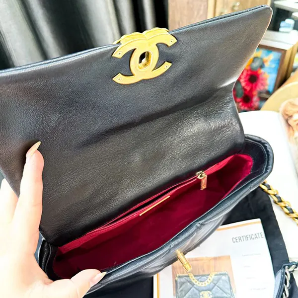 Túi Đeo Chéo Nữ Chanel Black Lambskin Leather Medium 19 Flap Bag Màu Đen
